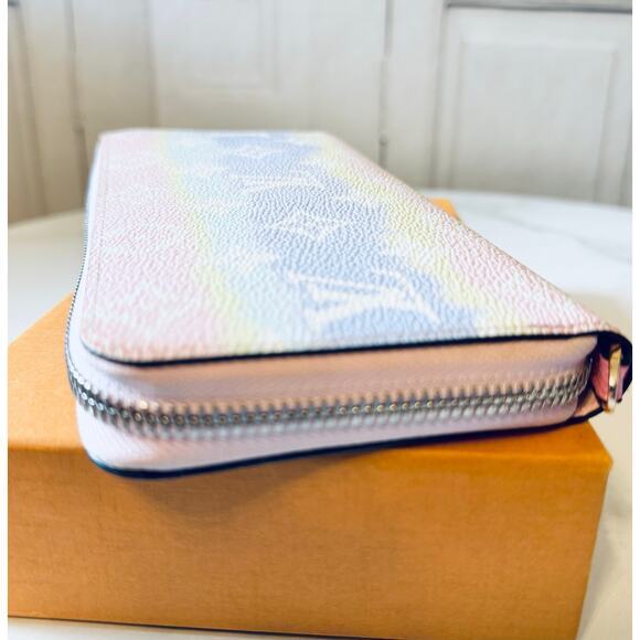 Louis Vuitton Monogram Escale Zippy Wallet Pastel - Picture 6 of 8